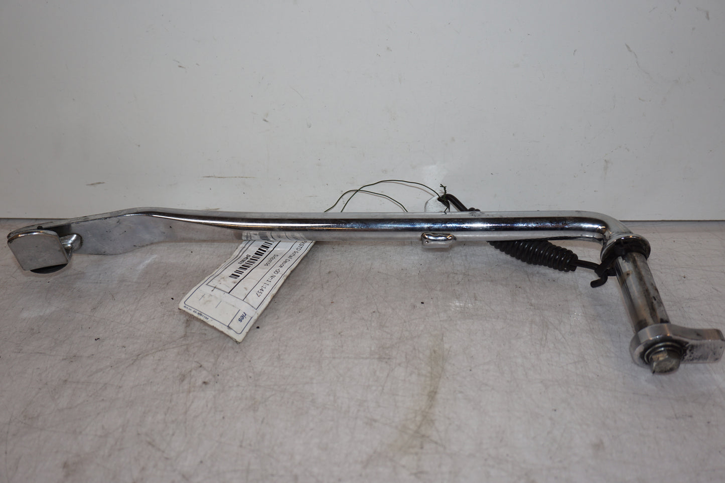 Framsidan på Sidostöd från en H-D Softail Deuce FXSTD -2000 motorcykel.