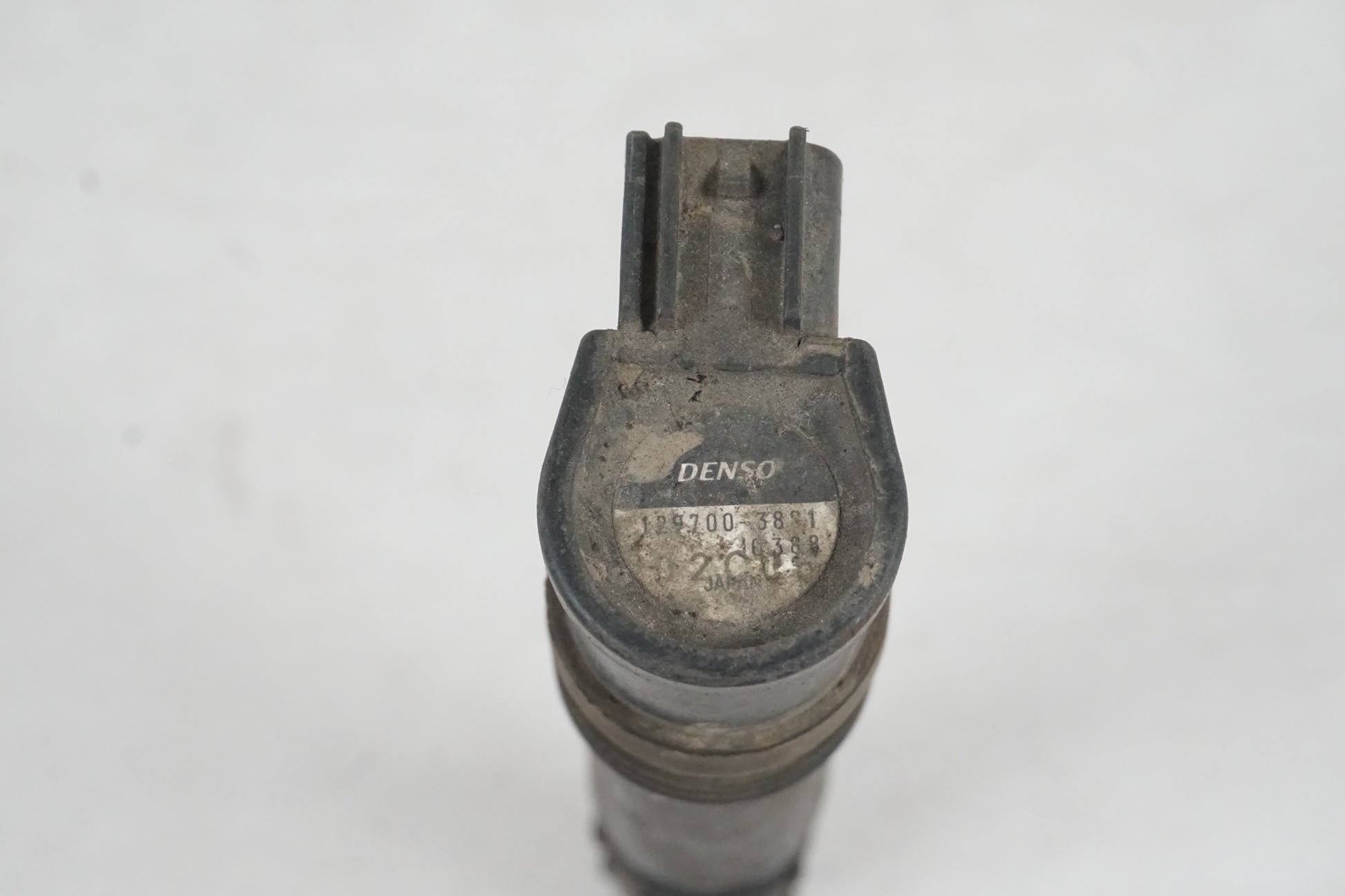 Höger sida på Tändspole från en Honda CBR 600 -2002 motorcykel.