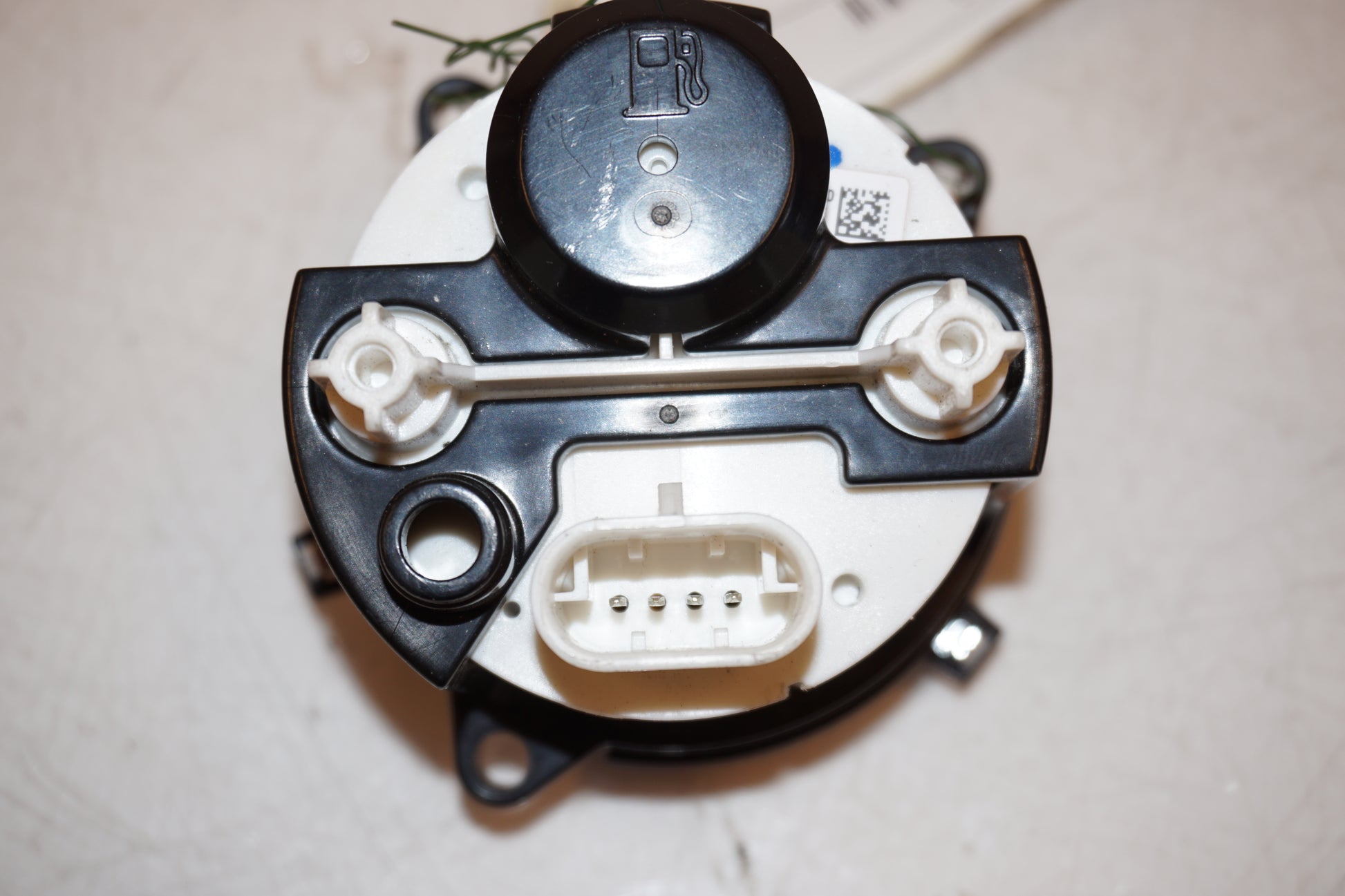 Extrabild1 på Bensintankmätare från en H-D Street Glide FLHX -2016 motorcykel.