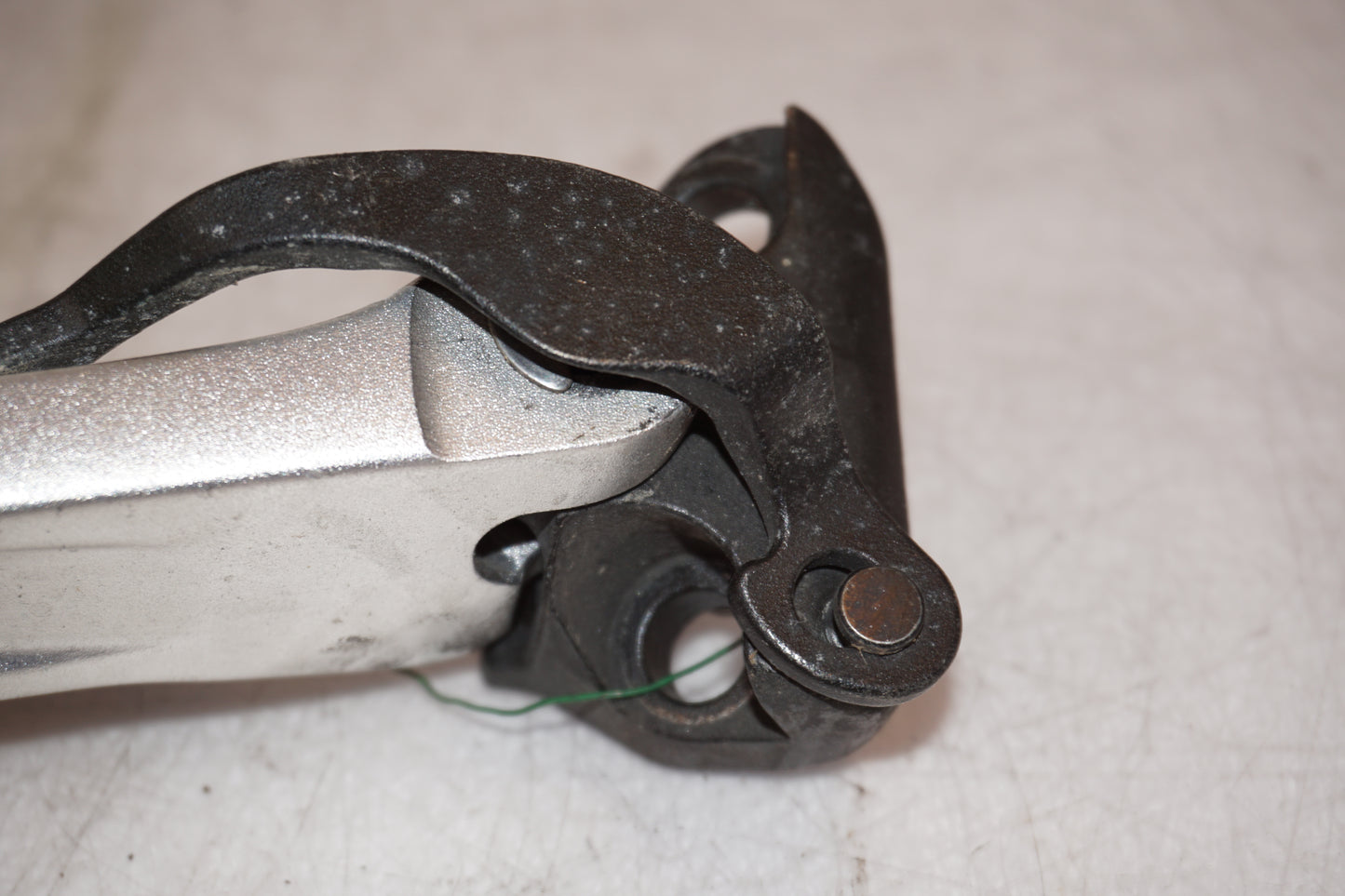 Extrabild2 på Sidostöd från en Buell 1125 CR -2009 motorcykel.