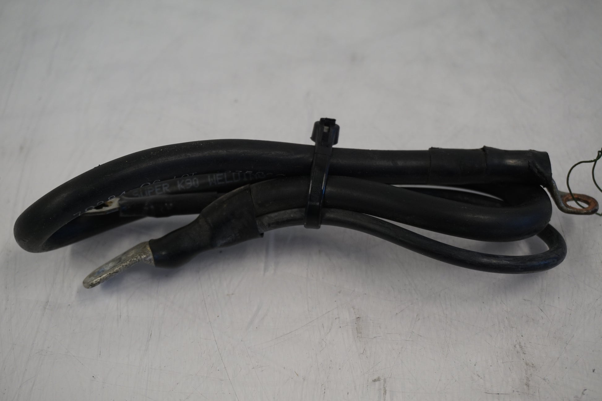 Framsidan på Kablage från en H-D Dyna Street Bob FXDB/I -2007 motorcykel.