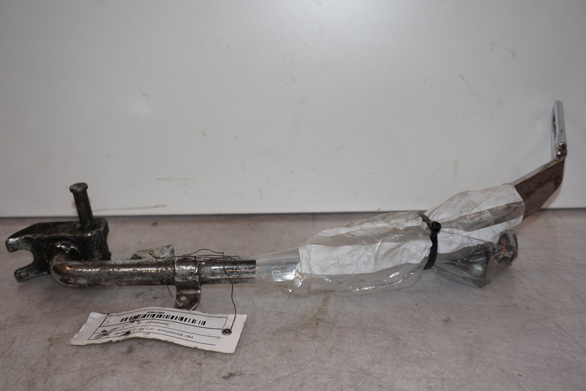 Höger sida på Sidostöd från en H-D Dyna Street Bob FXDB/I -2007 motorcykel.