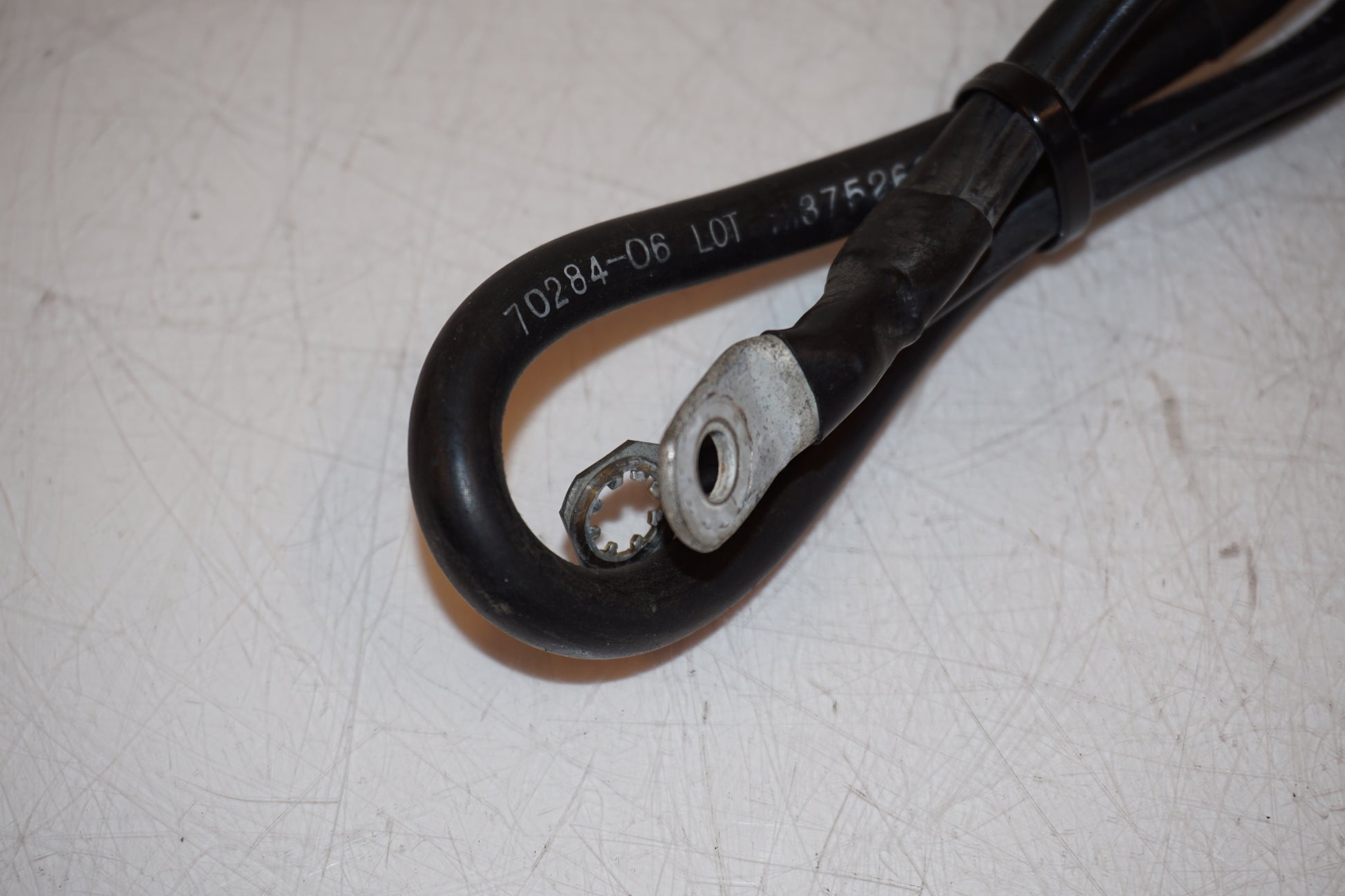 Baksidan på Kablage från en H-D Dyna Street Bob FXDB/I -2007 motorcykel.