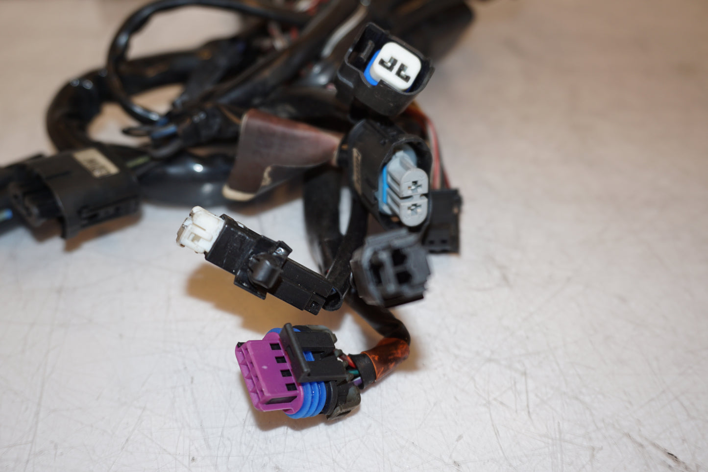 Vänster sida på Kablage från en H-D Street Glide FLHX -2015 motorcykel.