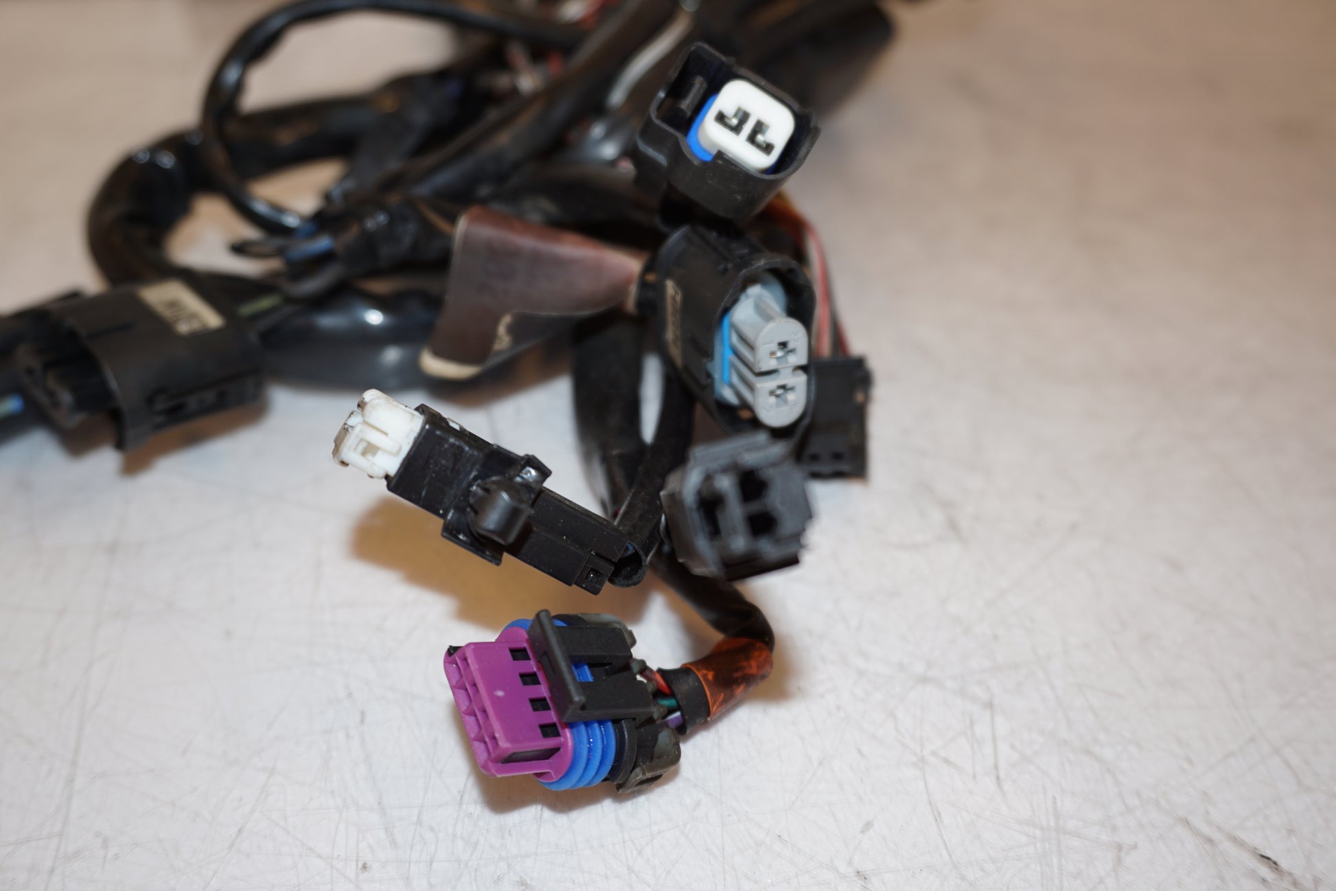 Vänster sida på Kablage från en H-D Street Glide FLHX -2015 motorcykel.