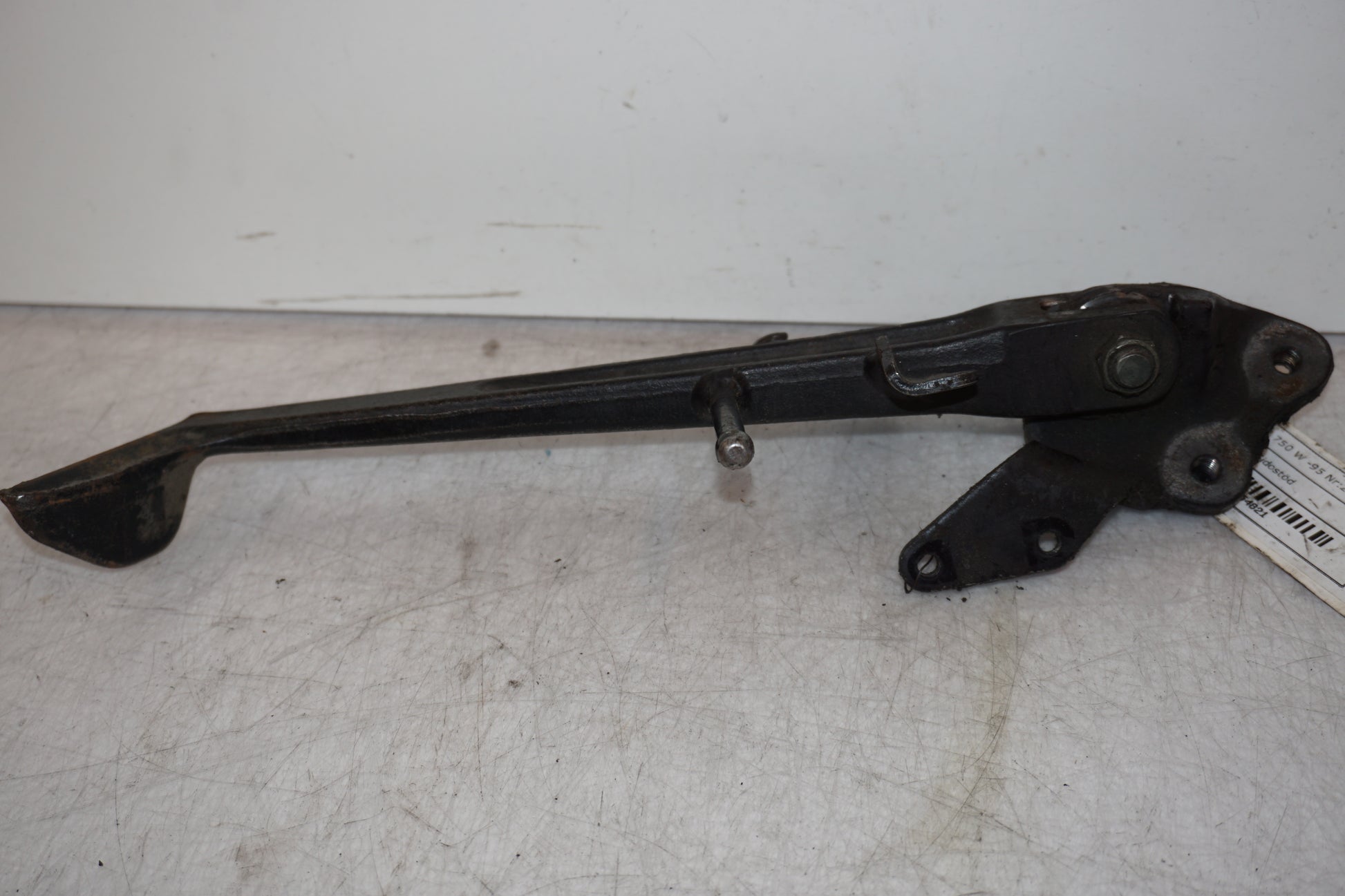 Vänster sida på Sidostöd från en Suzuki GSX-R 750 -1995 motorcykel.