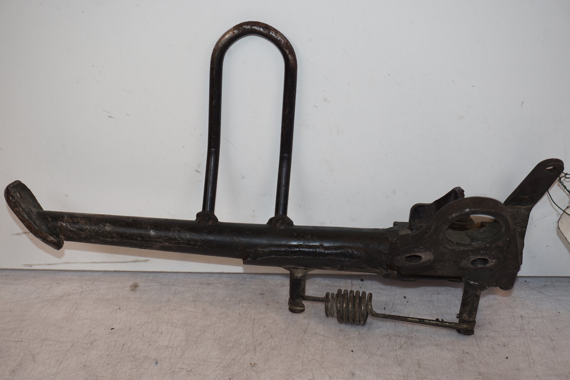 Framsidan på Sidostöd från en Suzuki TL 1000 S -1998 motorcykel.