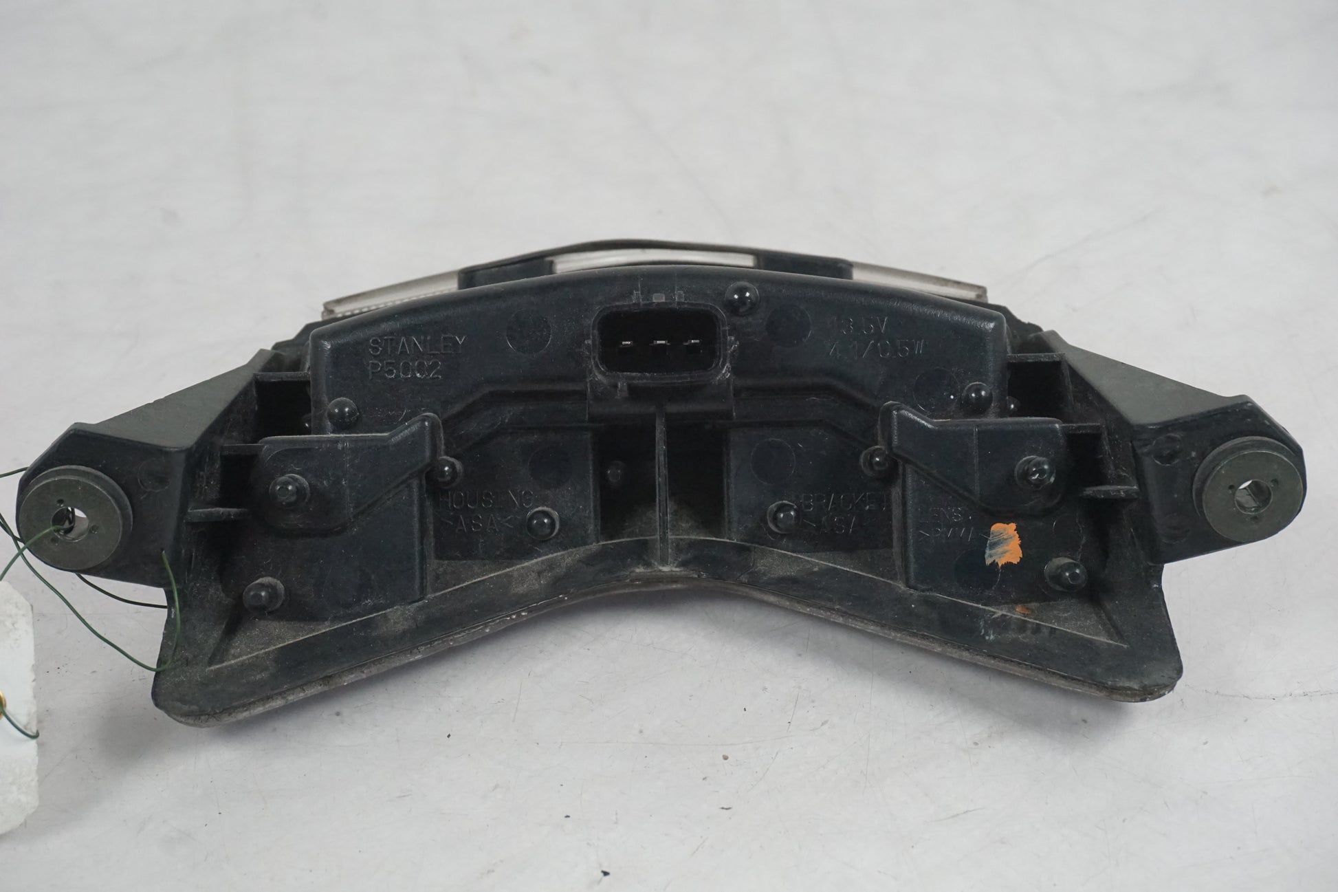 Vänster sida på Baklampa från en Kawasaki ZX-10R -2006 motorcykel.