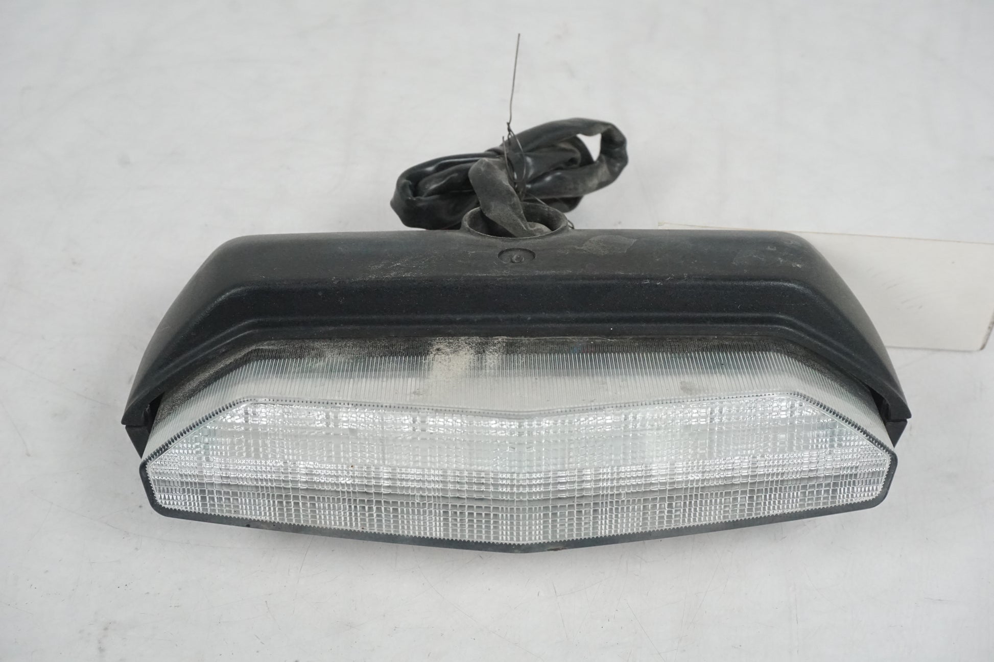 Framsidan på Baklampa från en Kawasaki GTR 1400 -2008 motorcykel.