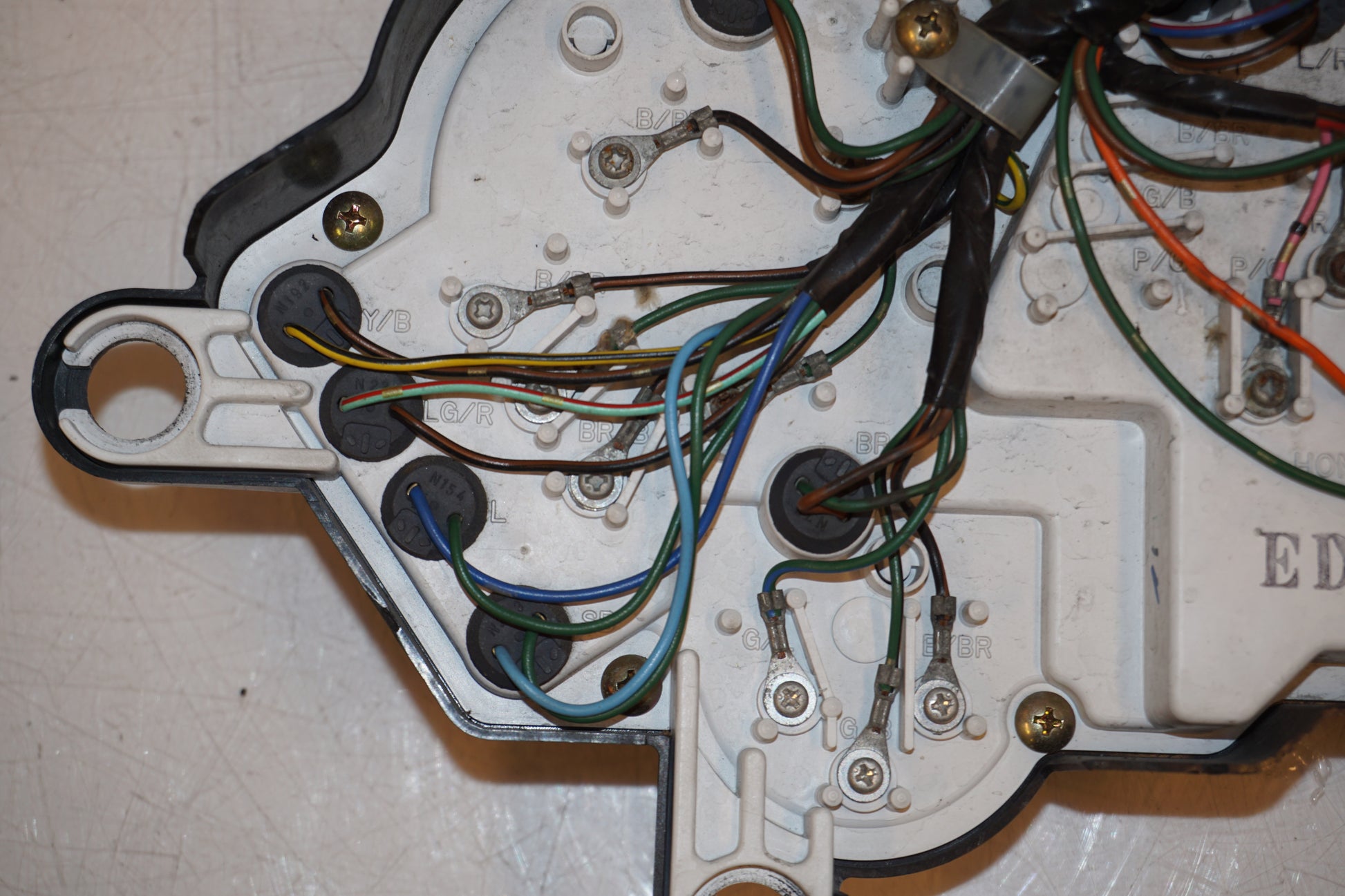 Snett nerifrån på Instrumentpanel från en Honda VTR 1000 F -1997 motorcykel.