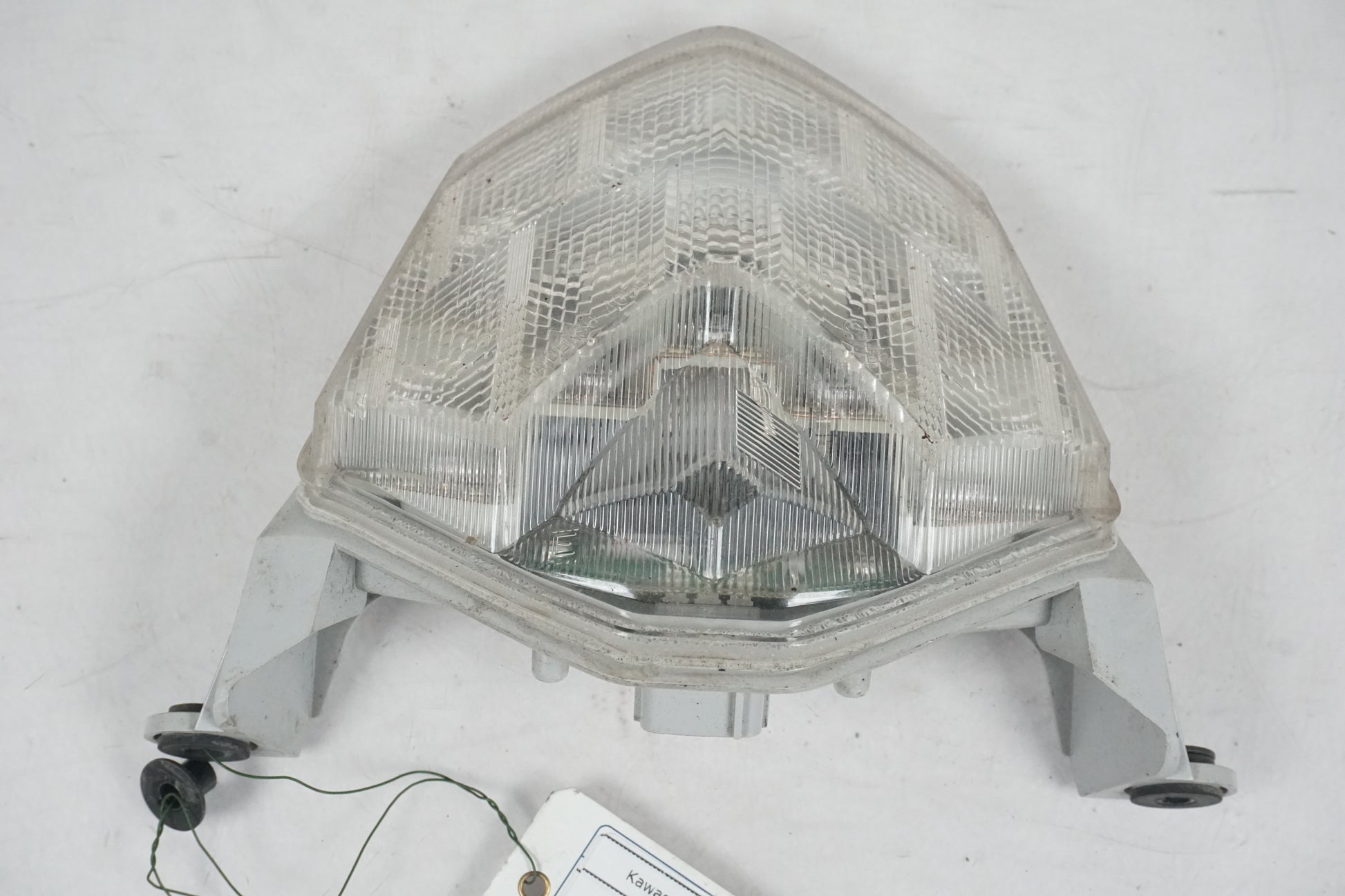 Framsidan på Baklampa från en Kawasaki Z 750 -2008 motorcykel.