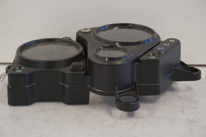 Baksidan på Instrumentfront från en Honda VTR 1000 F -1998 motorcykel.