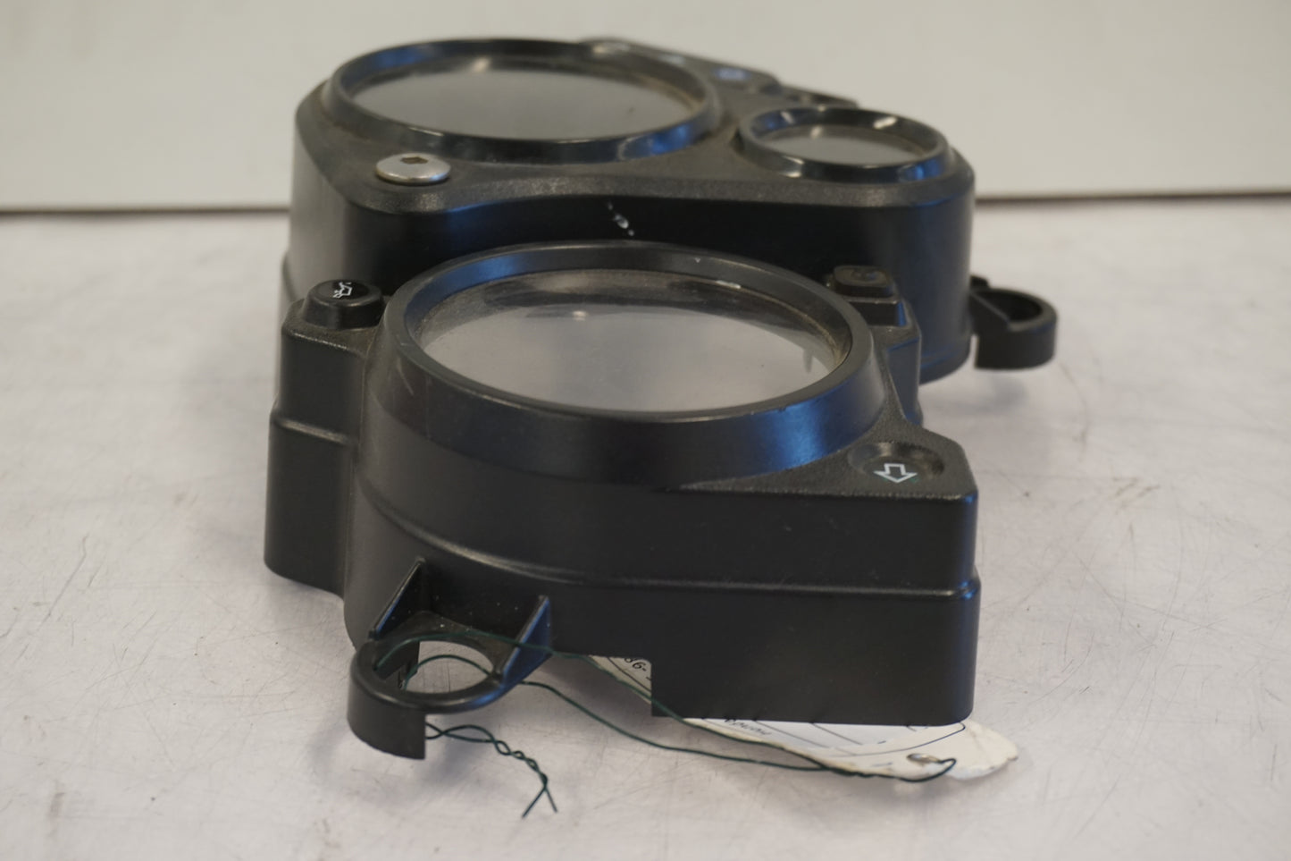 Snett uppifrån på Instrumentfront från en Honda VTR 1000 F -1998 motorcykel.