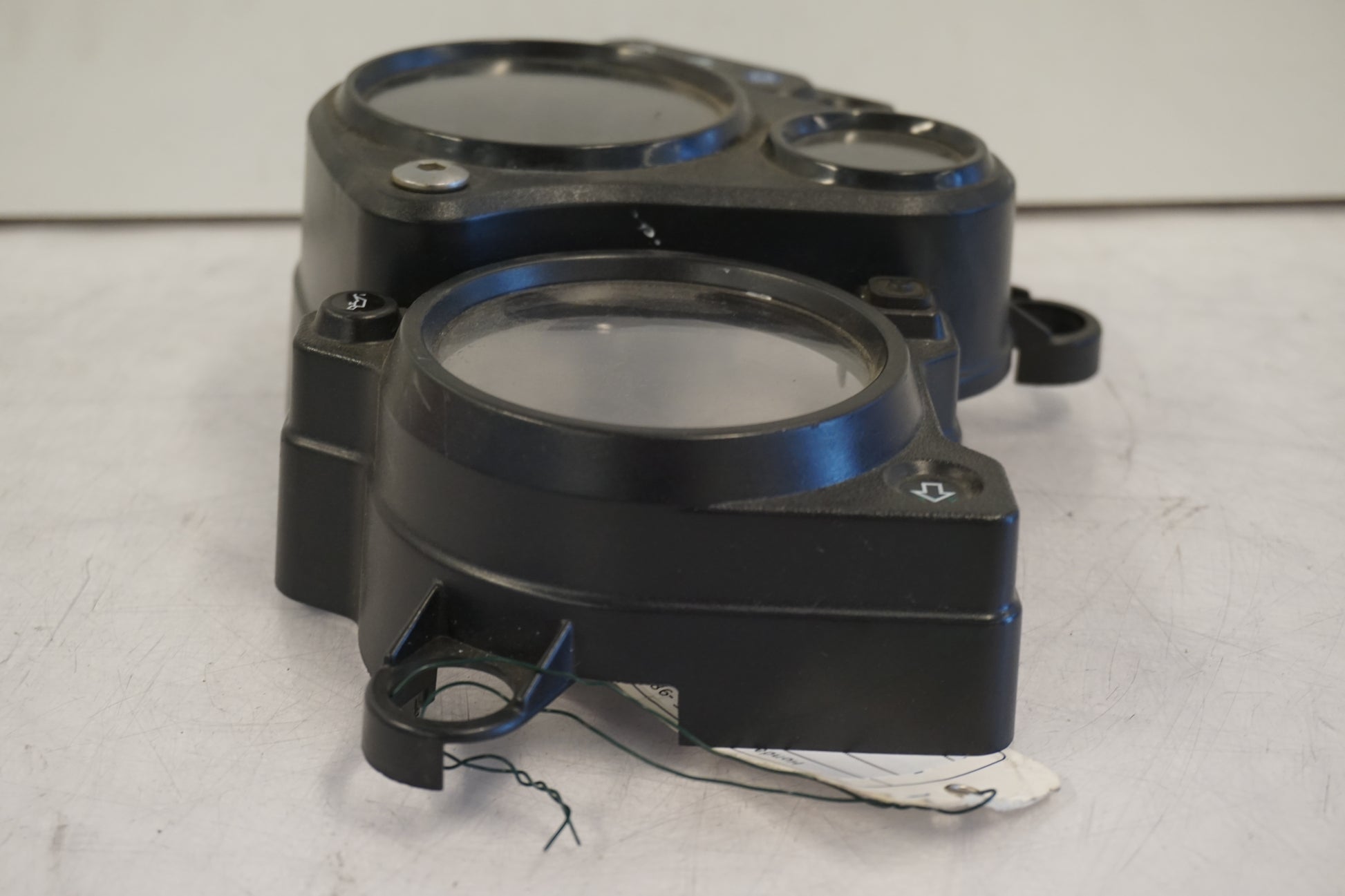 Snett uppifrån på Instrumentfront från en Honda VTR 1000 F -1998 motorcykel.