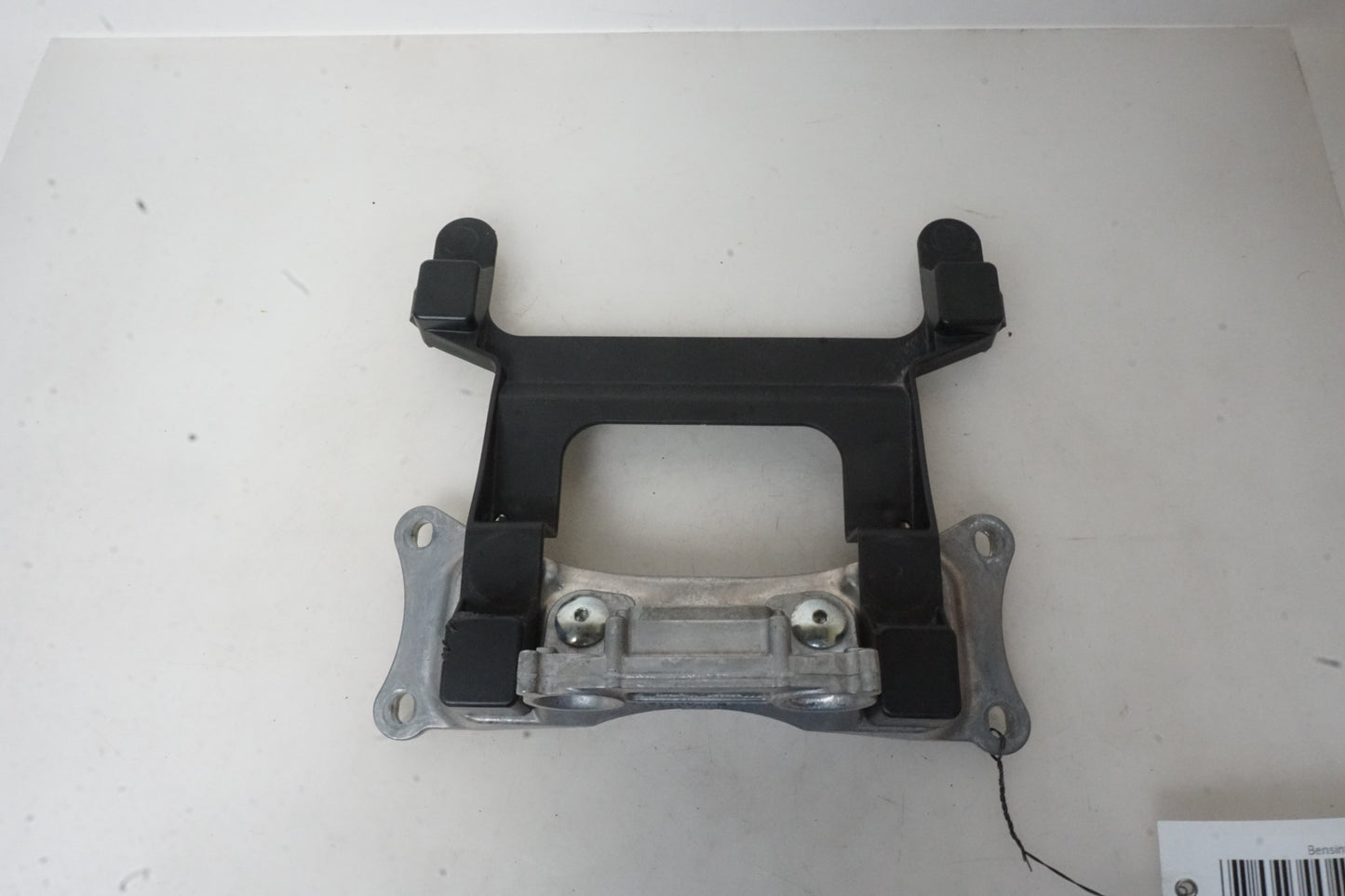 Support de réservoir à essence