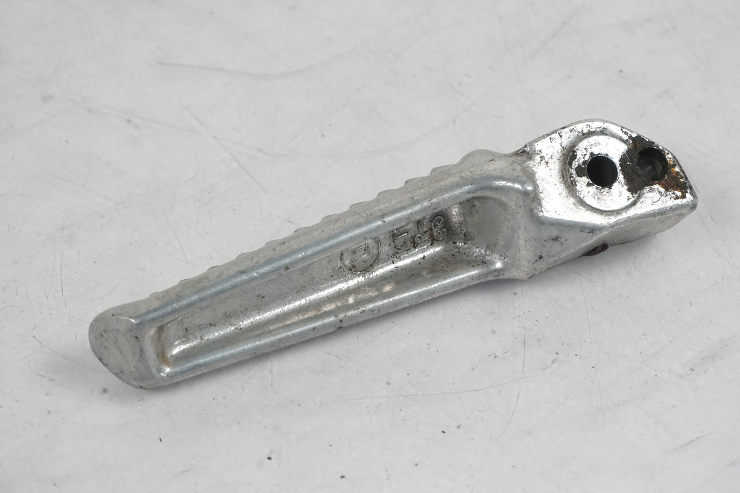 Höger sida på Fotpinne från en Honda CBR 900 RR -1997 motorcykel.