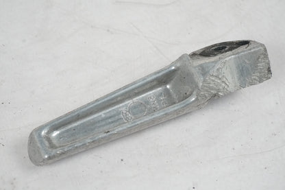 Vänster sida på Fotpinne från en Honda CBR 900 RR -1994 motorcykel.