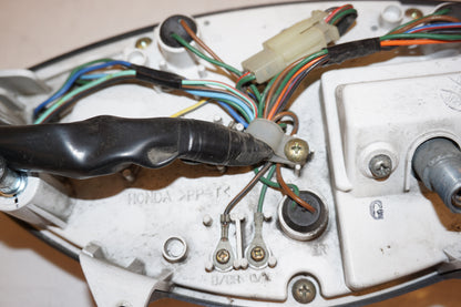 Extrabild1 på Instrumentpanel från en Honda NT 650 V -1998 motorcykel.