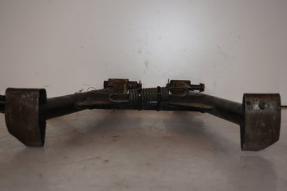 Baksidan på Centralstöd från en Suzuki GS 850 G -1982 motorcykel.