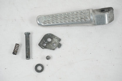 Framsidan på Fotpinne från en Honda CBR 900 RR -1999 motorcykel.