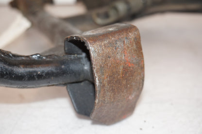 Vänster sida på Centralstöd från en Suzuki GS 850 G -1982 motorcykel.