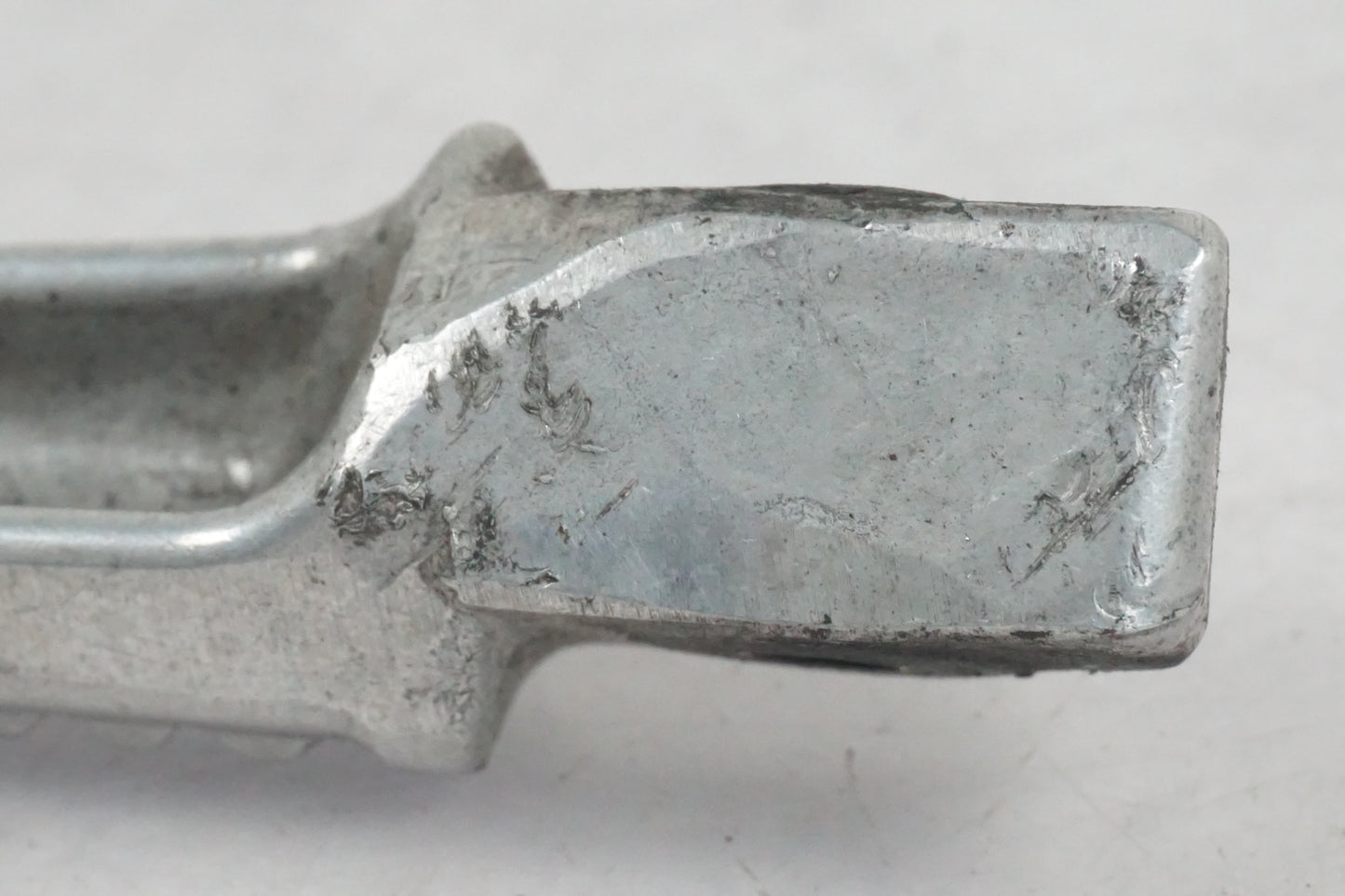 Höger sida på Fotpinne från en Honda CBR 900 RR -1999 motorcykel.