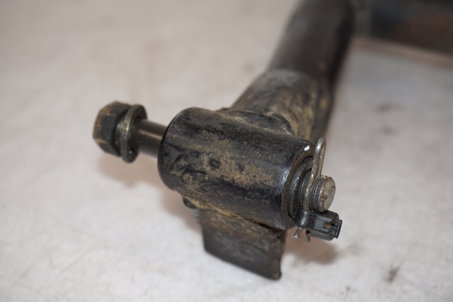 Extrabild2 på Centralstöd från en Suzuki GS 850 G -1982 motorcykel.