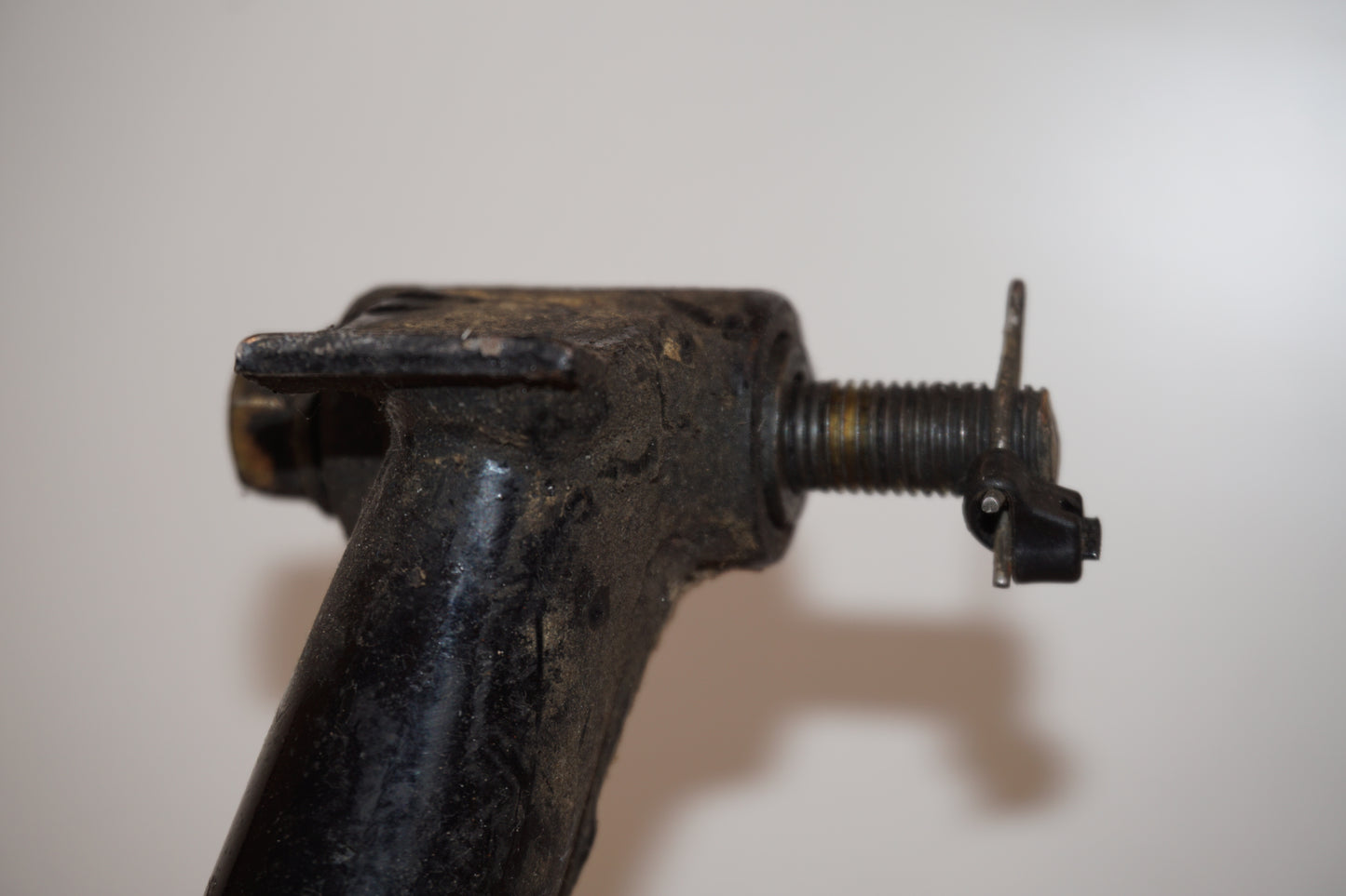 Extrabild7 på Centralstöd från en Suzuki GS 850 G -1982 motorcykel.