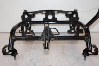 Höger sida på Strålkastarfäste från en Kawasaki Versys 650 -2007 motorcykel.