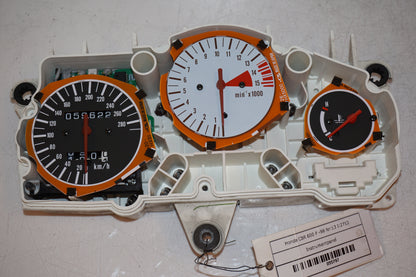 Framsidan på Instrumentpanel från en Honda CBR 600 -1998 motorcykel.