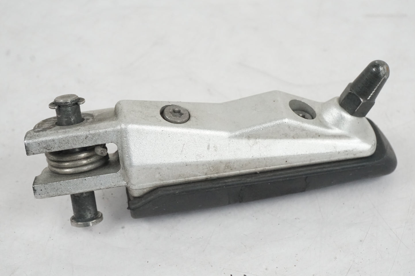 Höger sida på Fotpinne från en BMW R 1200 R -2007 motorcykel.