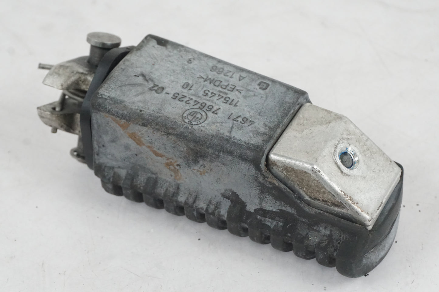 Höger sida på Fotpinne från en BMW K 1300 GT -2009 motorcykel.