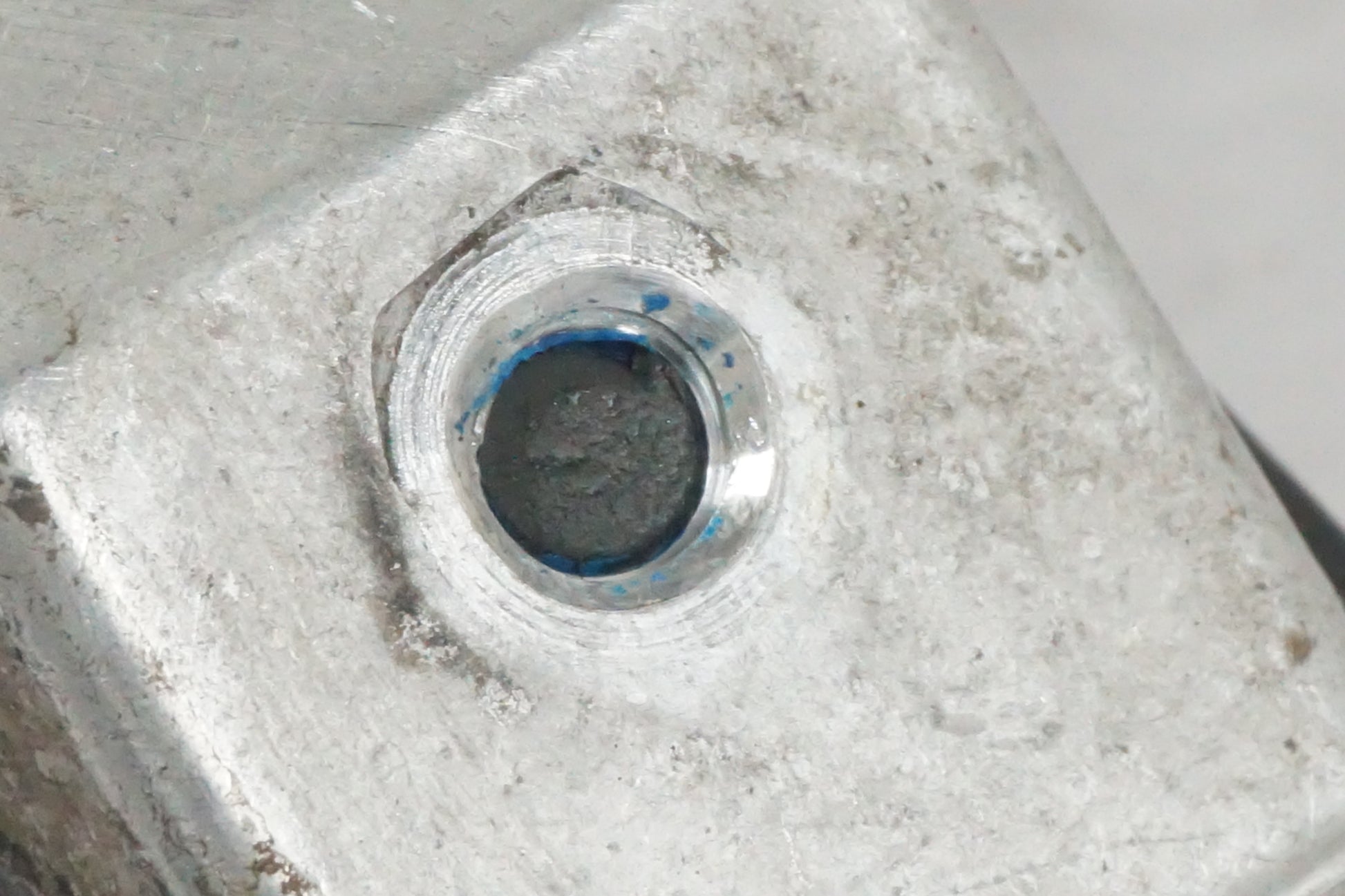 Vänster sida på Fotpinne från en BMW K 1300 GT -2009 motorcykel.