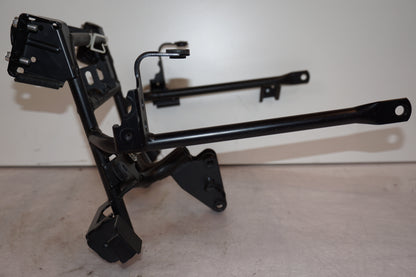 Vänster sida på Toppkåpstag från en Kawasaki Versys 1000 -2012 motorcykel.