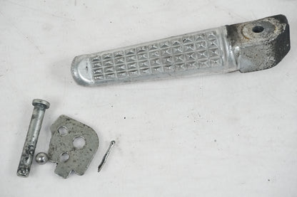 Framsidan på Fotpinne från en Honda VFR 800 -2008 motorcykel.