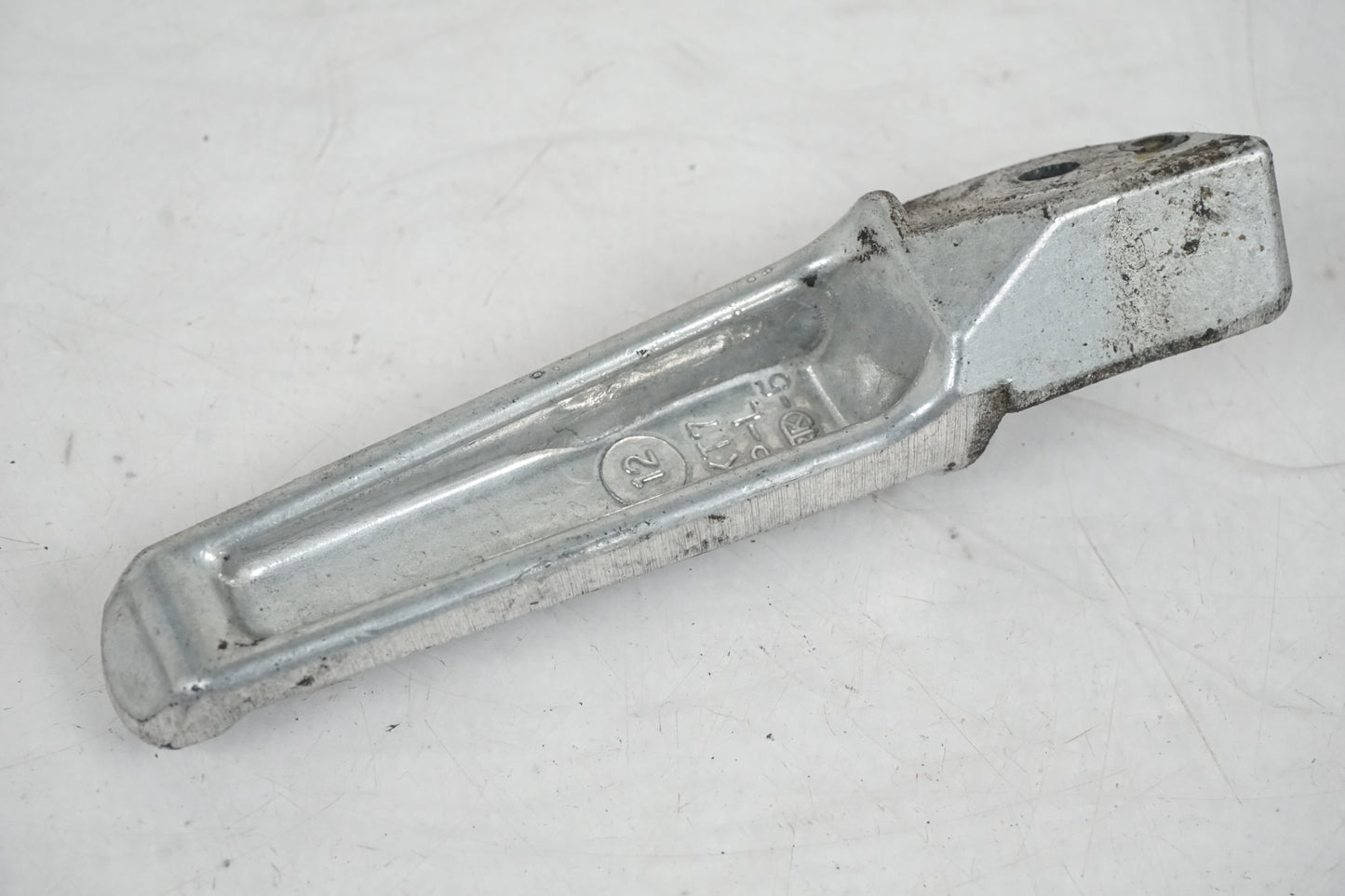 Baksidan på Fotpinne från en Honda VFR 800 -2008 motorcykel.