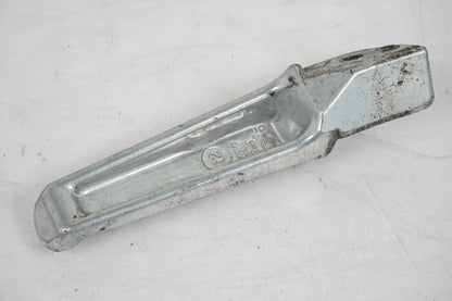 Baksidan på Fotpinne från en Honda VFR 800 -2008 motorcykel.