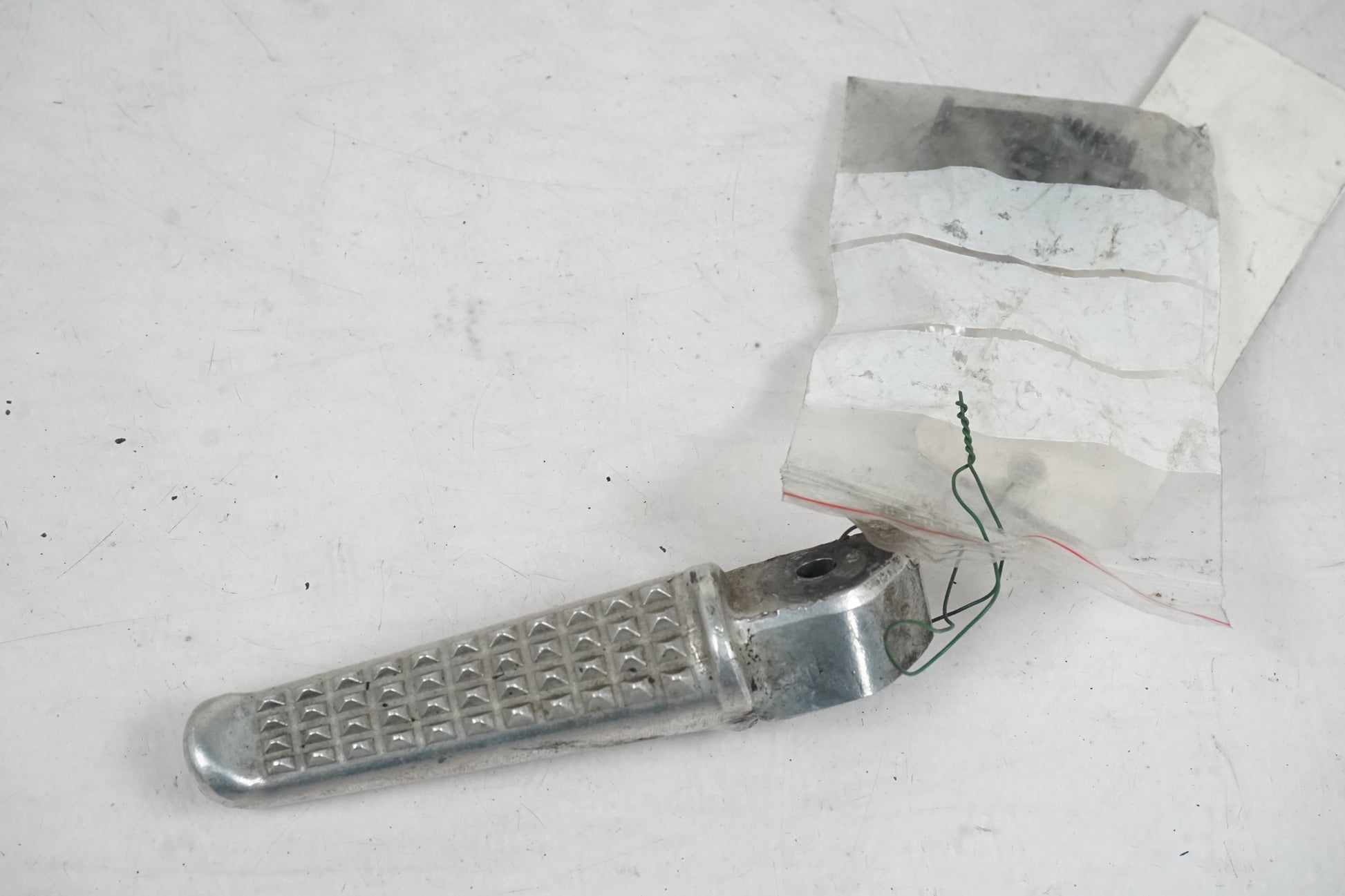 Framsidan på Fotpinne från en Honda CBR 900 RR -2002 motorcykel.