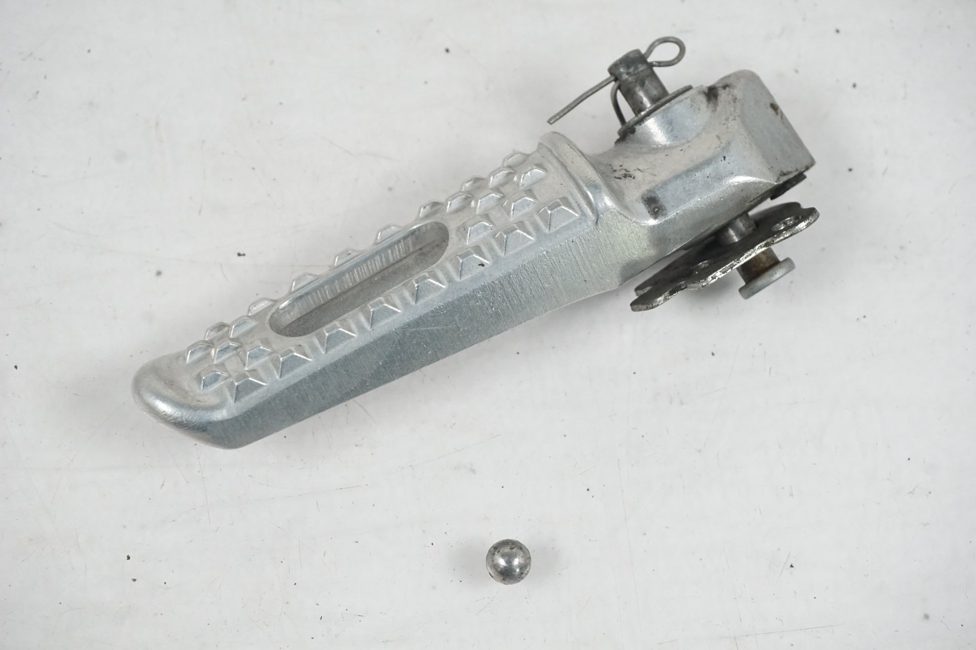 Framsidan på Fotpinne från en Honda CBR 1000 RR -2010 motorcykel.