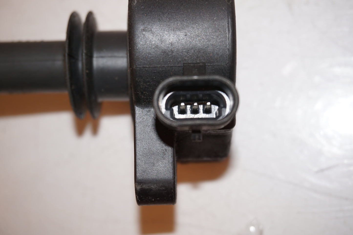 Extrabild6 på Tändspole från en H-D V-Rod 1130 -2006 motorcykel.