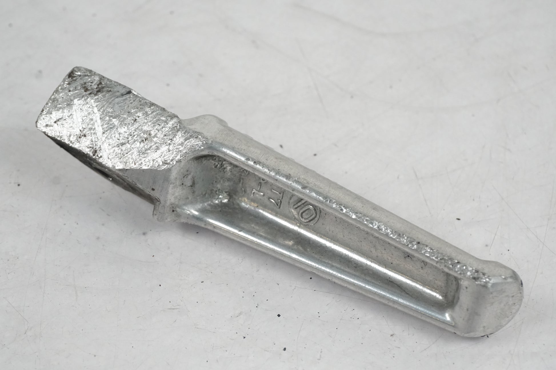 Höger sida på Fotpinne från en Honda CBR 900 RR -2002 motorcykel.