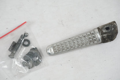 Framsidan på Fotpinne från en Honda CBR 900 RR -1997 motorcykel.