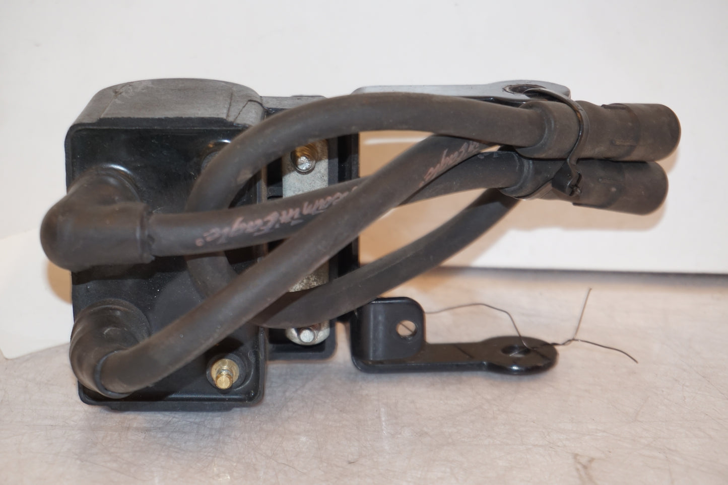 Höger sida på Tändspole från en H-D Sportster 1200 XL1200C -1999 motorcykel.