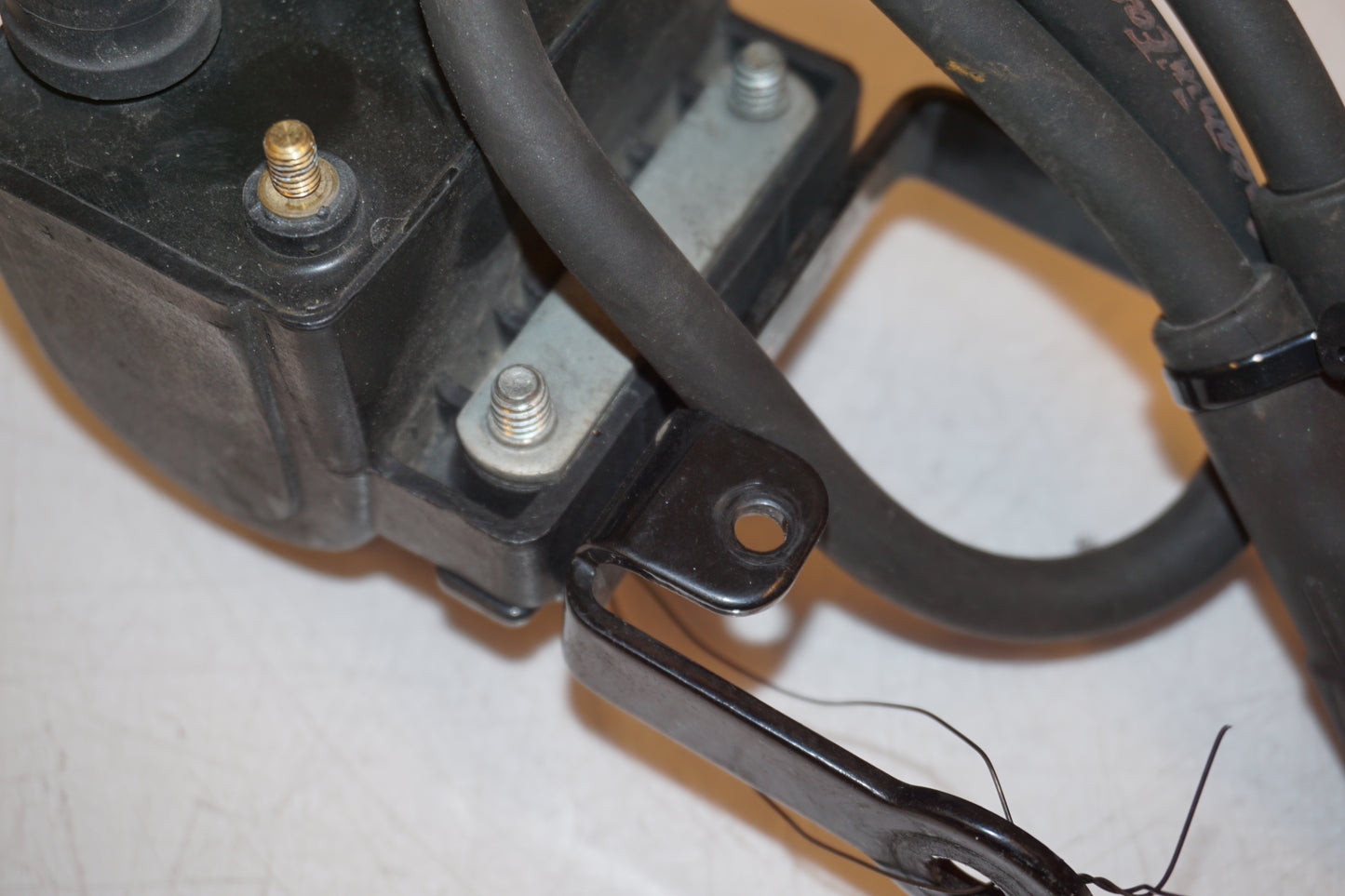 Extrabild1 på Tändspole från en H-D Sportster 1200 XL1200C -1999 motorcykel.