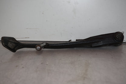 Baksidan på Sidostöd från en Honda CB 1300 F -2004 motorcykel.