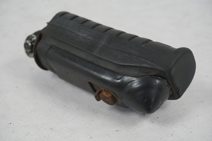 Baksidan på Fotpinne från en Honda CBF 125 -2010 motorcykel.