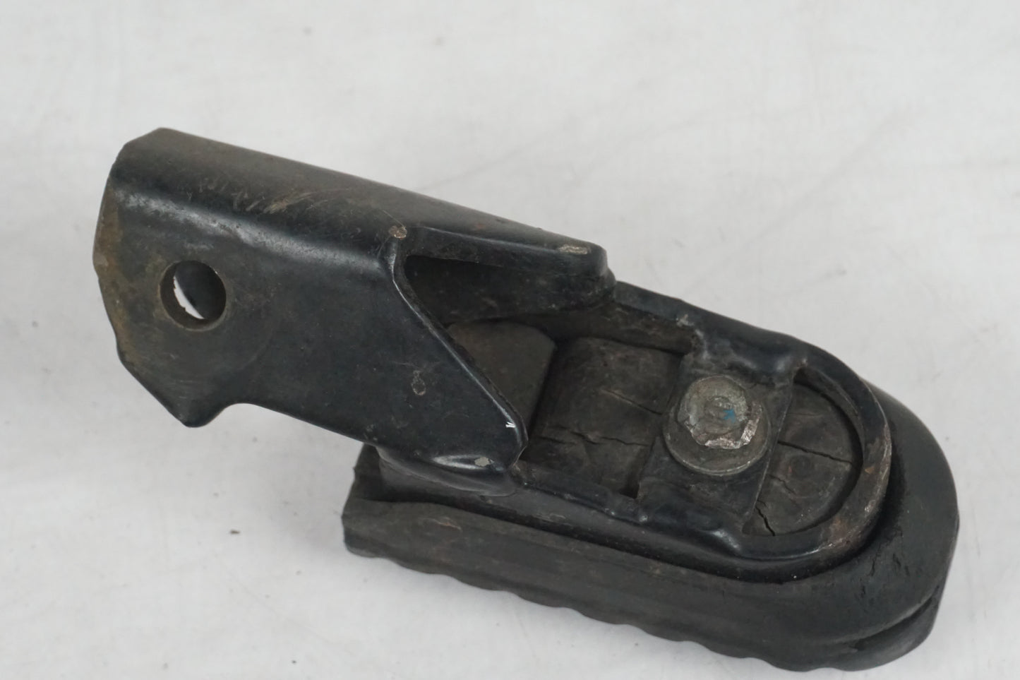 Baksidan på Fotpinne från en Honda XR 125 -2004 motorcykel.