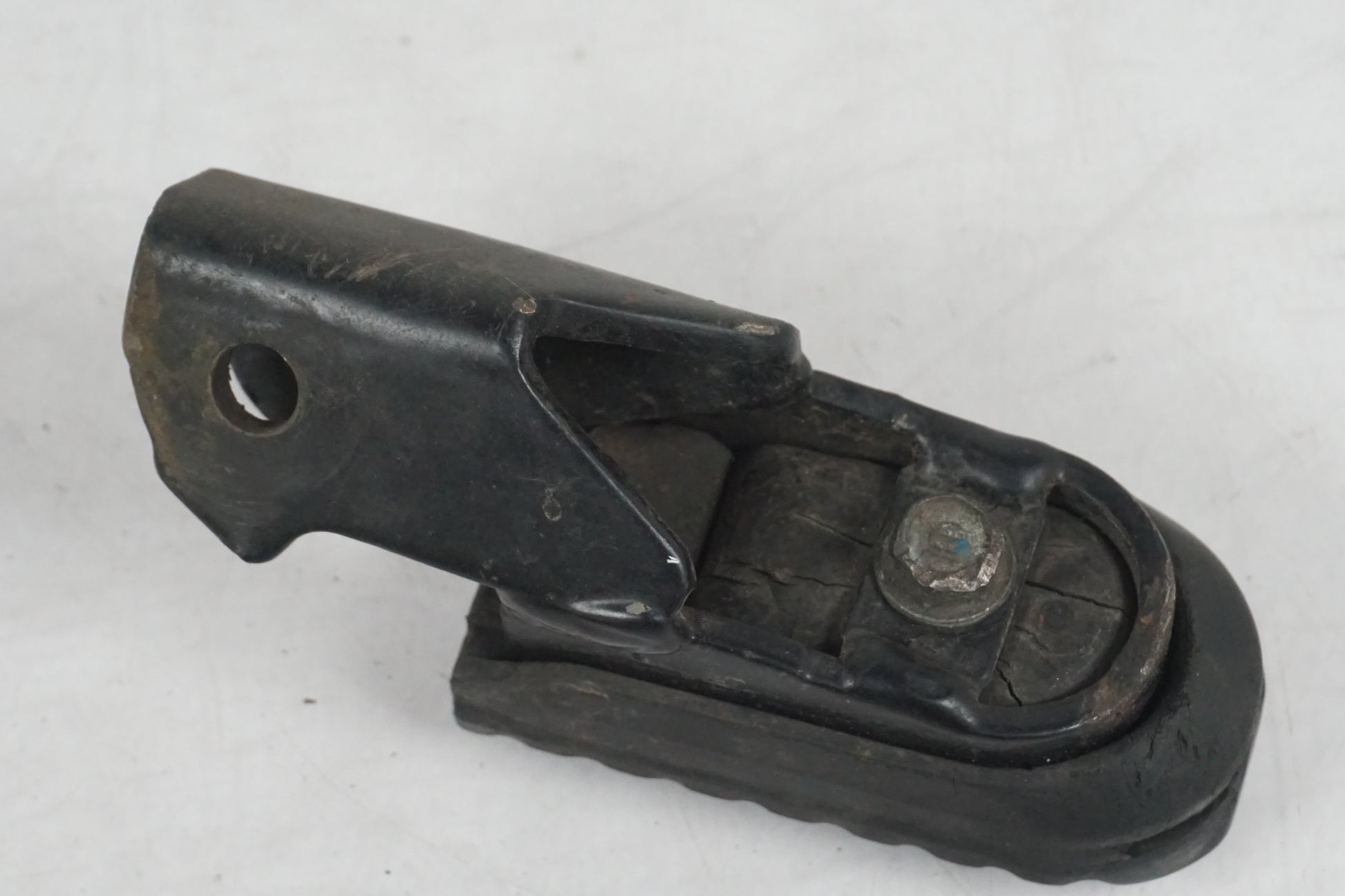 Baksidan på Fotpinne från en Honda XR 125 -2004 motorcykel.