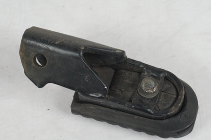 Baksidan på Fotpinne från en Honda XR 125 -2004 motorcykel.