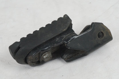 Höger sida på Fotpinne från en Honda XR 125 -2004 motorcykel.